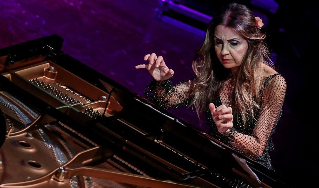 Antalya Büyükşehir Belediyesi tarafından düzenlenen 24. Uluslararası Antalya Piyano Festivali,