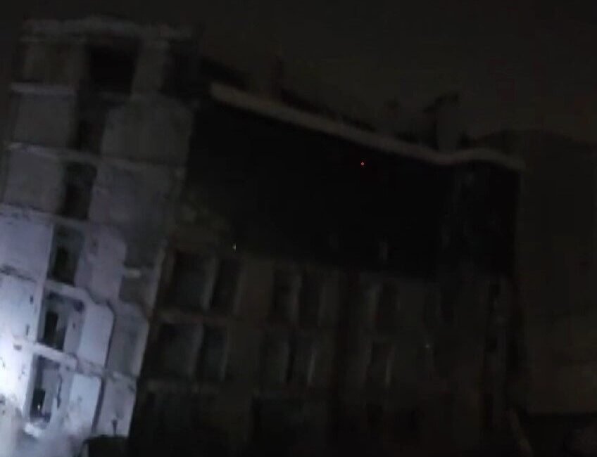 Hatay’da depremde hasar alan 6 katlı Eğitim ve Araştırma Hastanesinin