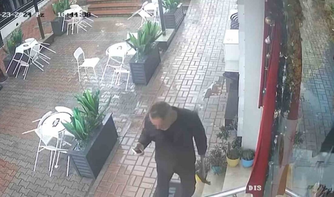 Antalya’nın Gazipaşa ilçesinde bulunan optik mağazasına borcu bulunan ve elinde