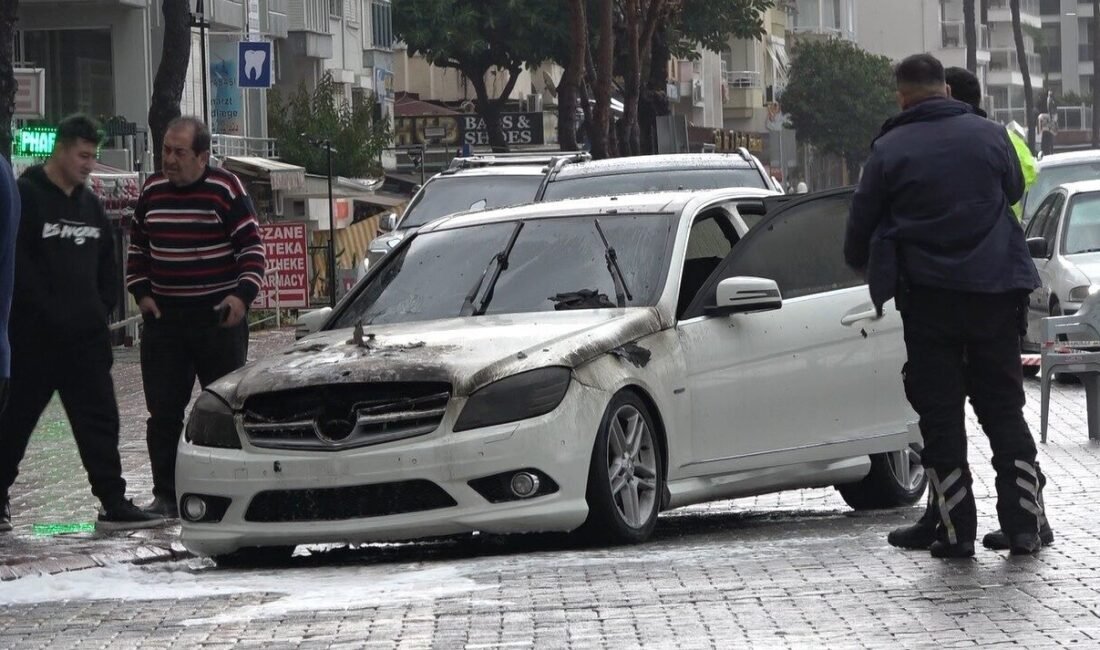 Antalya’nın Alanya ilçesinde seyir halinde bulunan lüks araç henüz belirlenemeyen