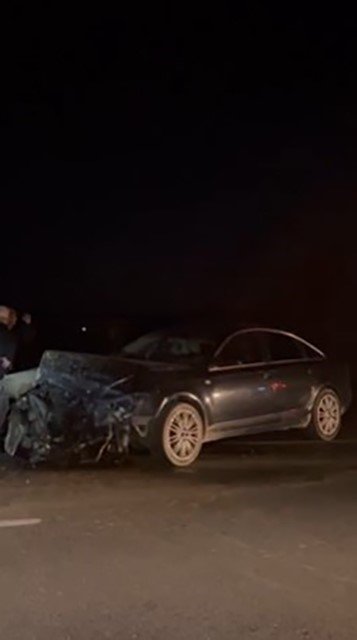 Alanya’da zincirleme kaza : 5 yaralı Antalya’nın Alanya ilçesinde medyada gelen zincirleme kazada 5 kişi yaralandı.