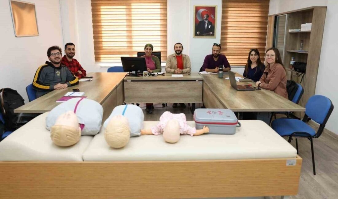 Alanya Alaaddin Keykubat Üniversitesi’nde (ALKÜ) İlk Yardım Eğitmen Eğitimi kursu