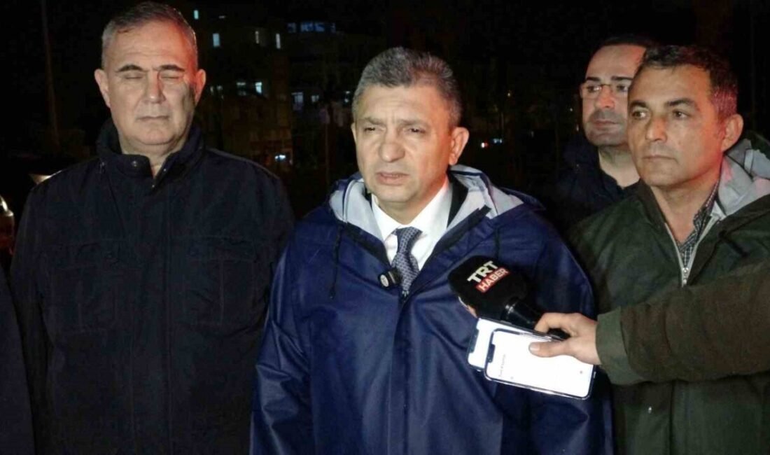 Antalya Valisi Hulusi Şahin, kentin turuncu kodla uyarılan ilçelerindeki ve