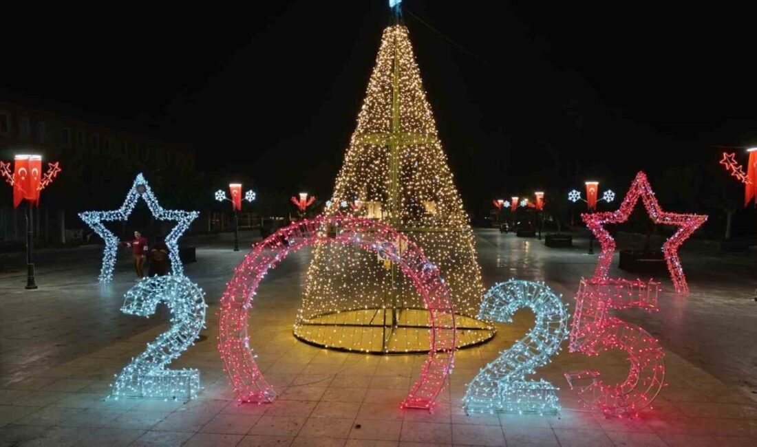 Antalya Büyükşehir Belediyesi, yılbaşına sayılı günler kala kent merkezi ve