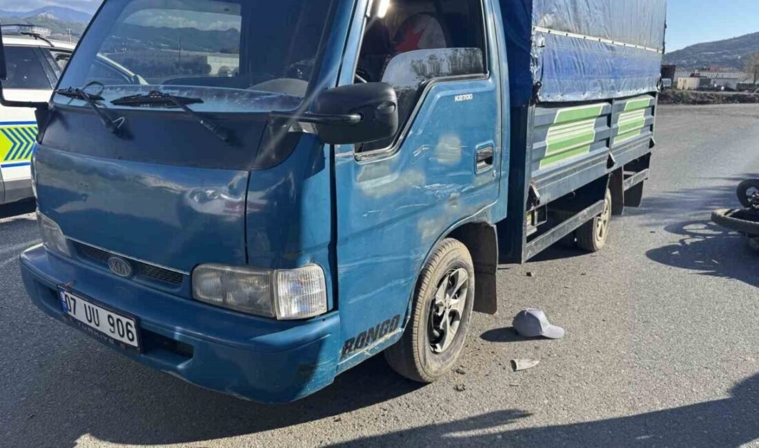 Antalya’nın Gazipaşa ilçesinde kamyonetle çarpışan motosikletli yaralandı. Kaza, saat 15.30