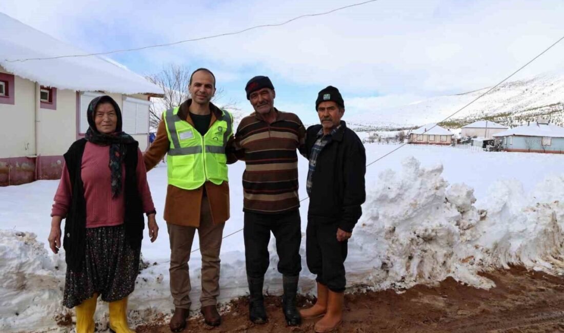 Yüksek kesimlerde kar yağışının başlamasıyla birlikte alarma geçen Antalya Büyükşehir