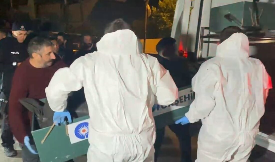 Antalya’da araç boyama atölyesinde çıkan yangın, yaklaşık 2 saat sonucunda