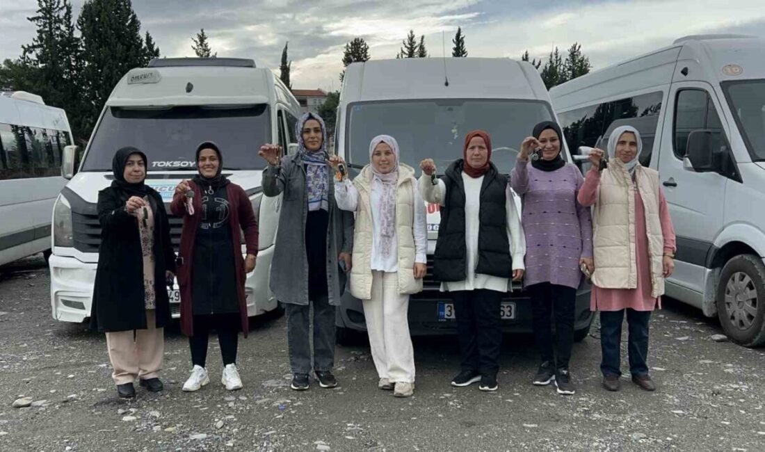 Hatay’ın Dörtyol ilçesinde öğrenci servis taşımacılığında araç şoförü olarak görev