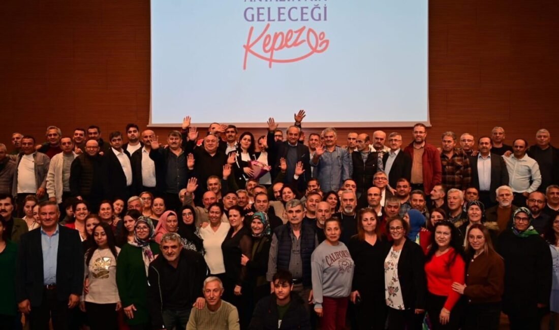 Kepez Belediye Başkanı Mesut Kocagöz, 1992 yılında birlikte çalıştığı mesai