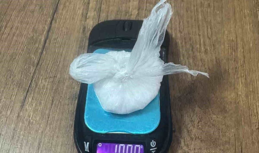 Hatay’da bir şahsın yapılan üst aramasında 10 gram metamfetamin ve
