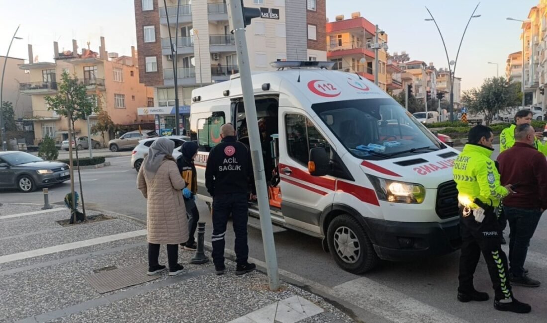 Antalya’nın Manavgat ilçesinde yaya geçidinden geçen 10 yaşındaki bisiklet sürücüsü,