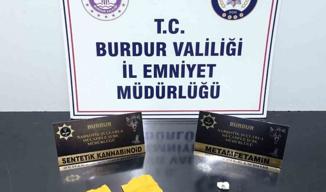 Burdur’da polis ekiplerince durdurulan minibüste üzerinde uyuşturucu ile yakalanan şüpheli