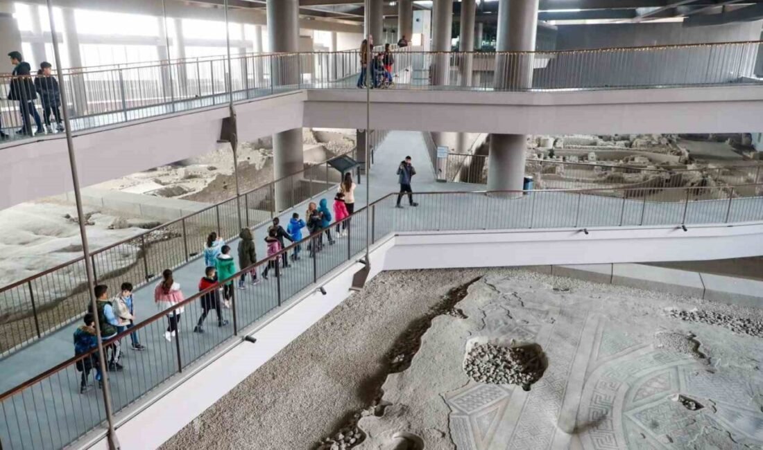 Hatay Valiliği tarafından yürütülen “Yüreğimizdeki Işık Projesi” kapsamında depremzede çocuklar,