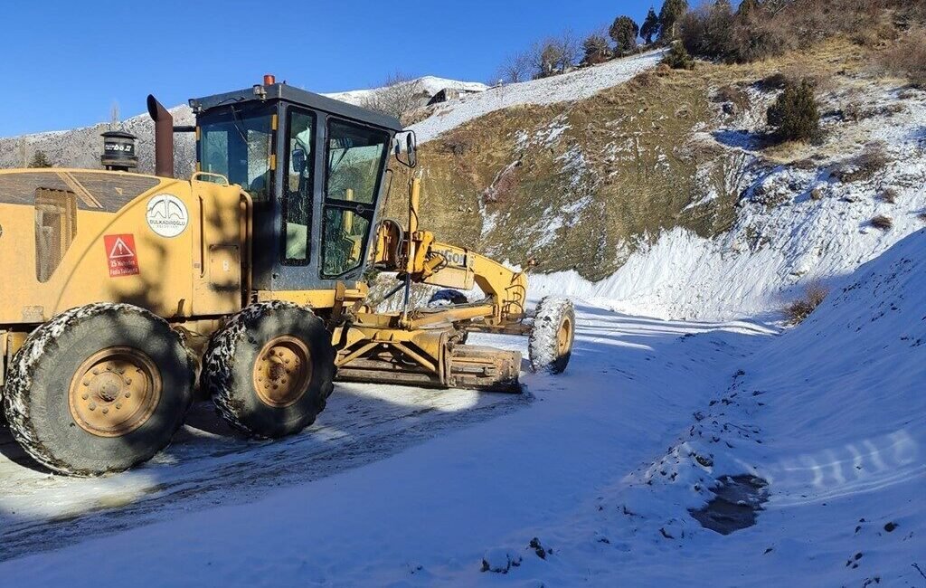 Dulkadiroğlu Belediyesi Fen İşleri Müdürlüğü ekipleri, Karamanlı Mahallesi’nde ve yoğun