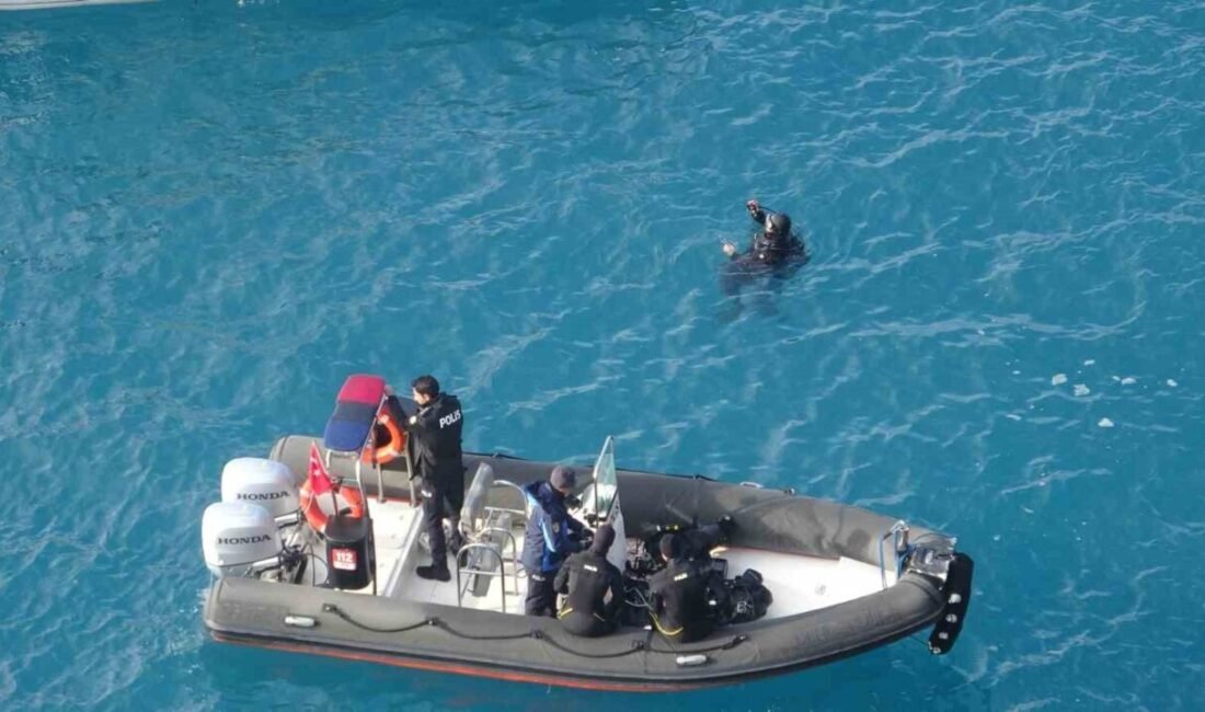 Antalya’da önceki gün aracı ile birlikte denize uçan şahsı arama