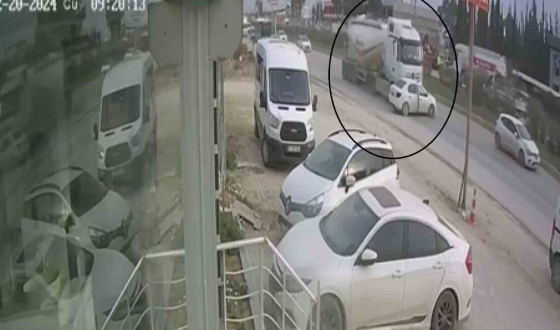 Hatay’da beton mikserinin önüne kattığı otomobili metrelerce sürüklediği korku dolu