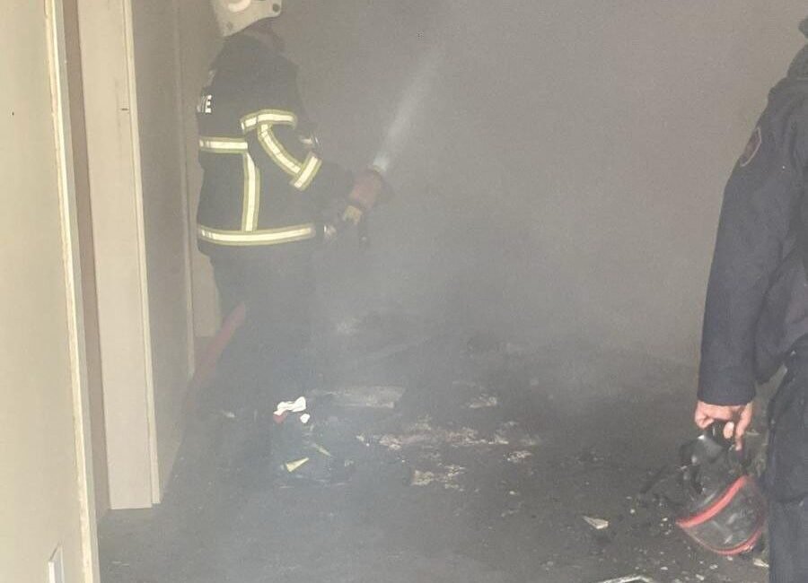 Hatay’da kuran kursunda çıkan yangın itfaiye ekipleri tarafından söndürüldü. Yangın,