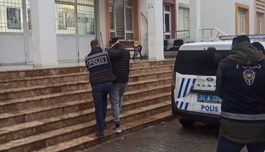 Hatay’da yapılan asayiş operasyonlarında çeşitli suçlardan aranan 7 kişi yakalandı.