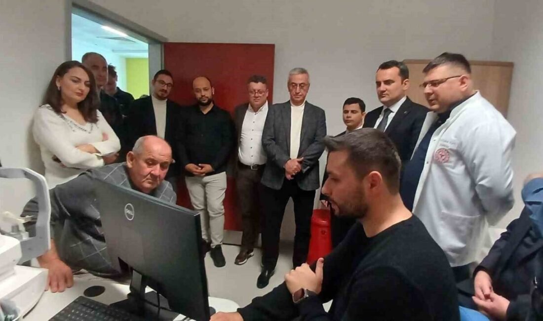 Antalya’nın Finike ilçesinde iş adamı ve oğulları ile birlikte 2