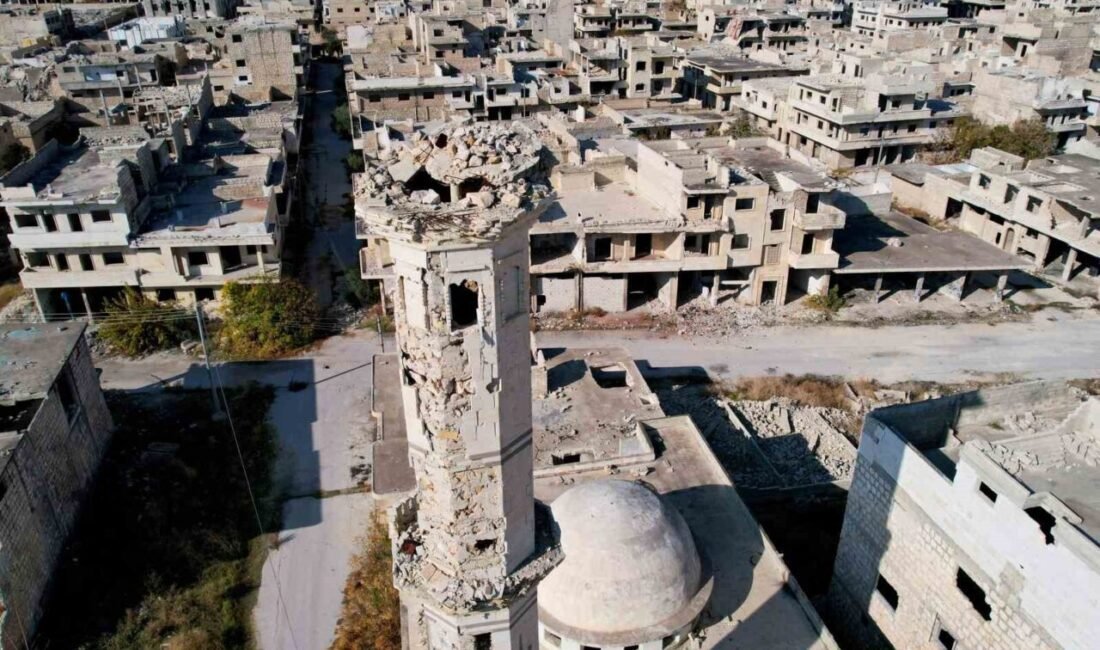 Suriye’de Esad rejiminin harabeye çevirdiği evlerin hurdalarını Amerikan ambargosundaki İran’a