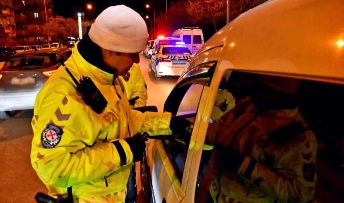 Isparta’da abartılı egzoz ve modifiyeli araçlara denetim Isparta İl Emniyet Müdürlüğü ekiplerince abartı egzoz ve modifiyeli araçlara