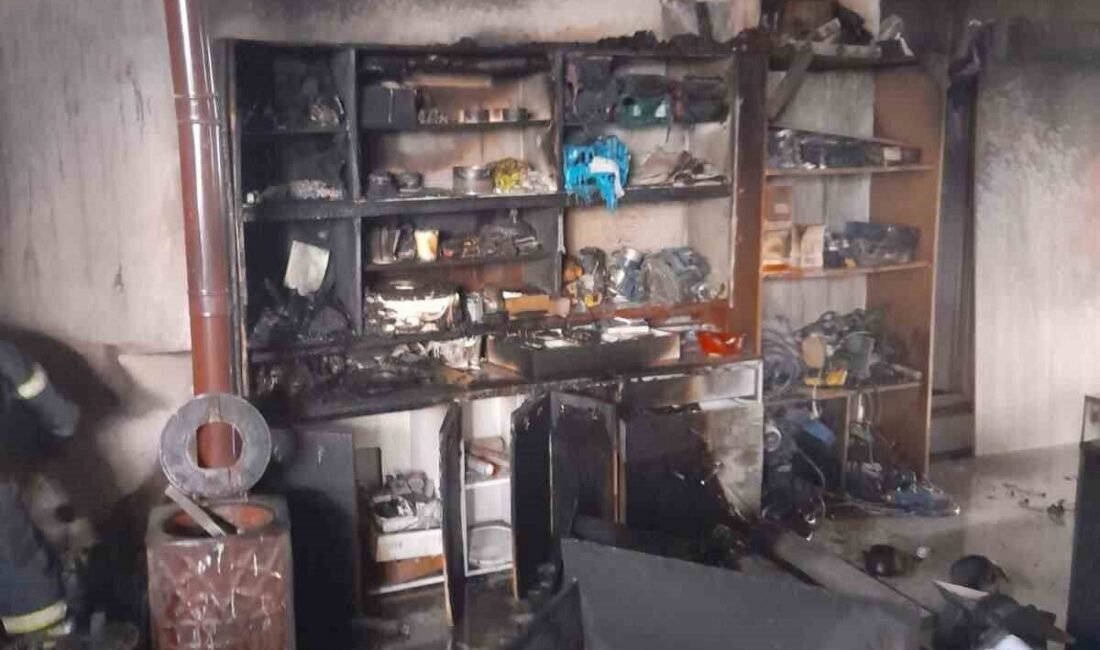 Kahramanmaraş’ta çıkan iş yeri yangını ekiplerin müdahalesiyle söndürüldü. Yangın, Onikişubat