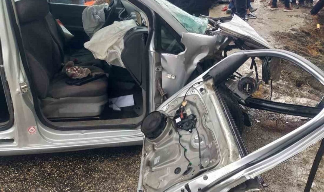 Kahramanmaraş’ın Andırın ilçesinde meydana gelen trafik kazasında 2’si çocuk 6