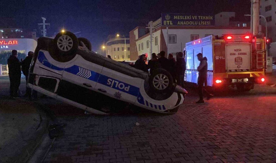 Mersin’in Erdemli ilçesinde otomobilin çarptığı polis aracı ters döndü. Kaza,