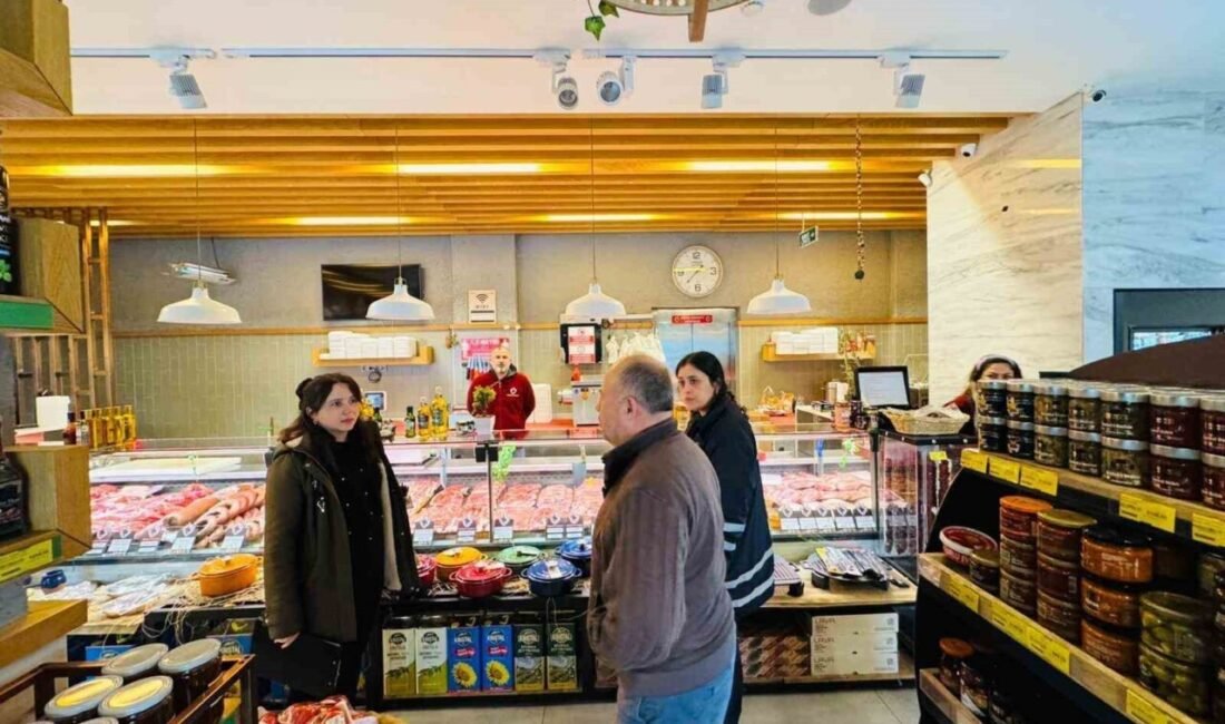 Kemer Belediyesi Zabıta Müdürlüğü ekipleri, yılbaşı öncesinde Kemer’de faaliyette bulunan