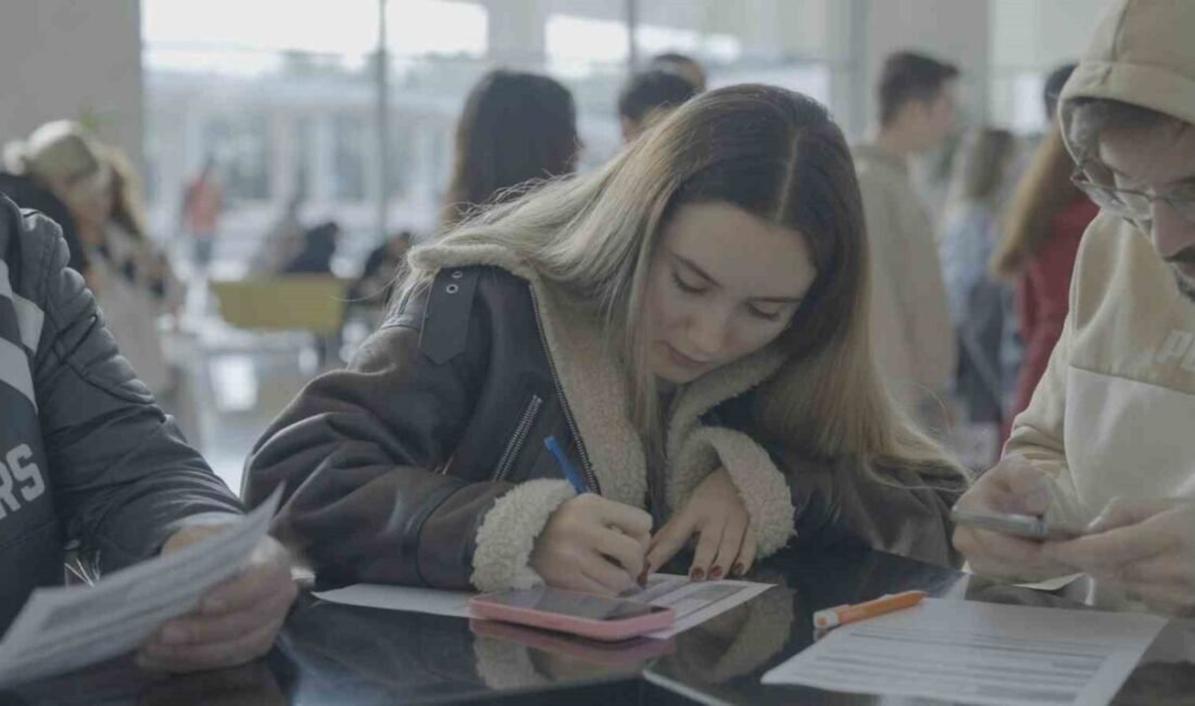 Antalya’da Kepez Belediyesi, Kariyer Günü kapsamında iş arayan 300 kişiyi,