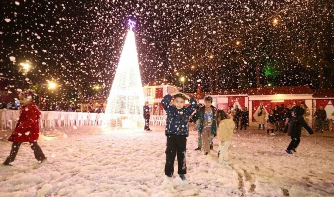Kepez Belediyesi’nin düzenlediği Yılbaşı Festivali, DokumaPark’ta büyük bir coşkuyla başladı.
