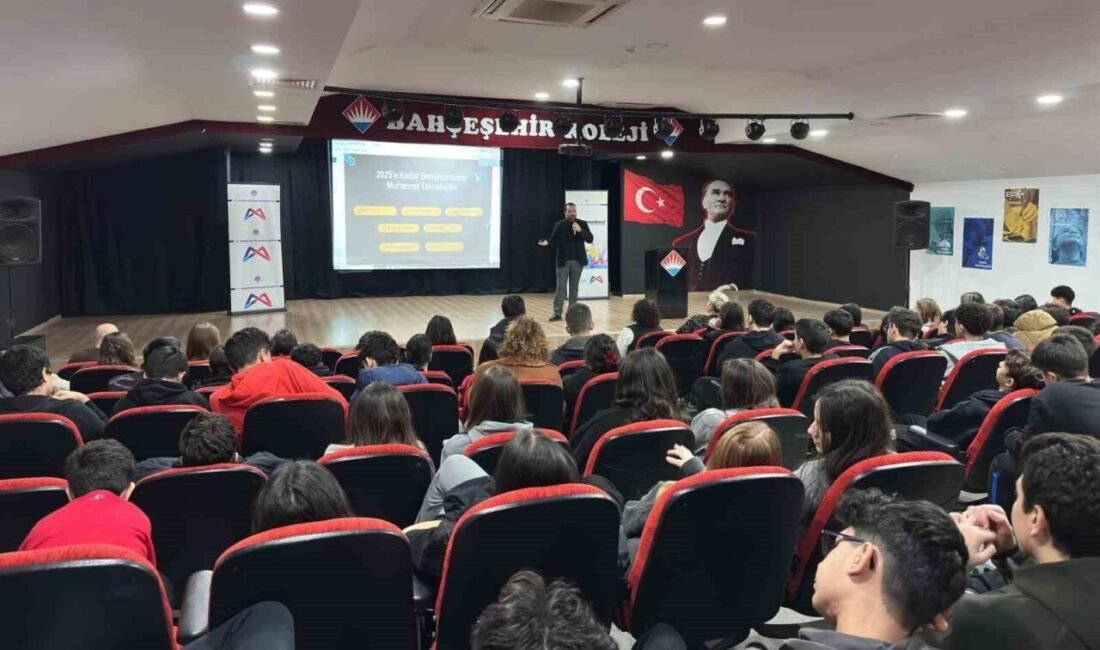 Mersin Büyükşehir Belediyesi Kariyer Merkezi, ’Geleceğin Meslekleri’ konulu etkinlikte öğrencilerle