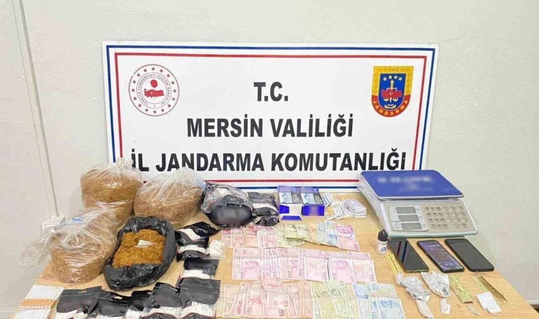Mersin’de kaçakçılık yoluyla elde ettikleri makaron ve tütünleri piyasaya sürdükleri