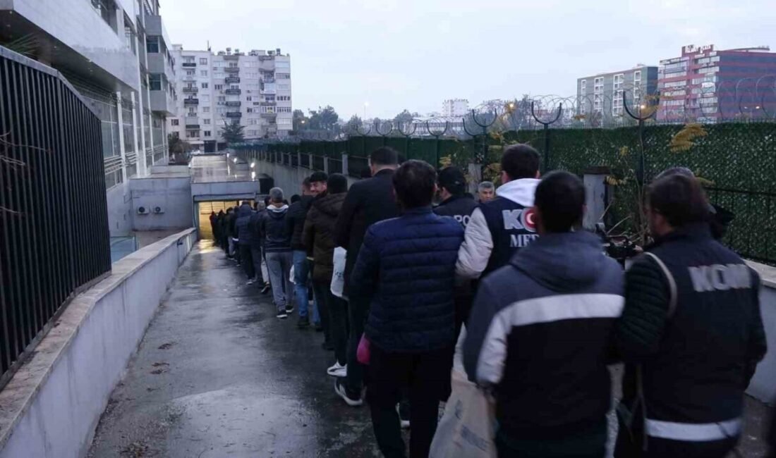 Mersin’de gümrük idaresinde ’zincir’ adı verilen rüşvet operasyonunda gözaltına alınan