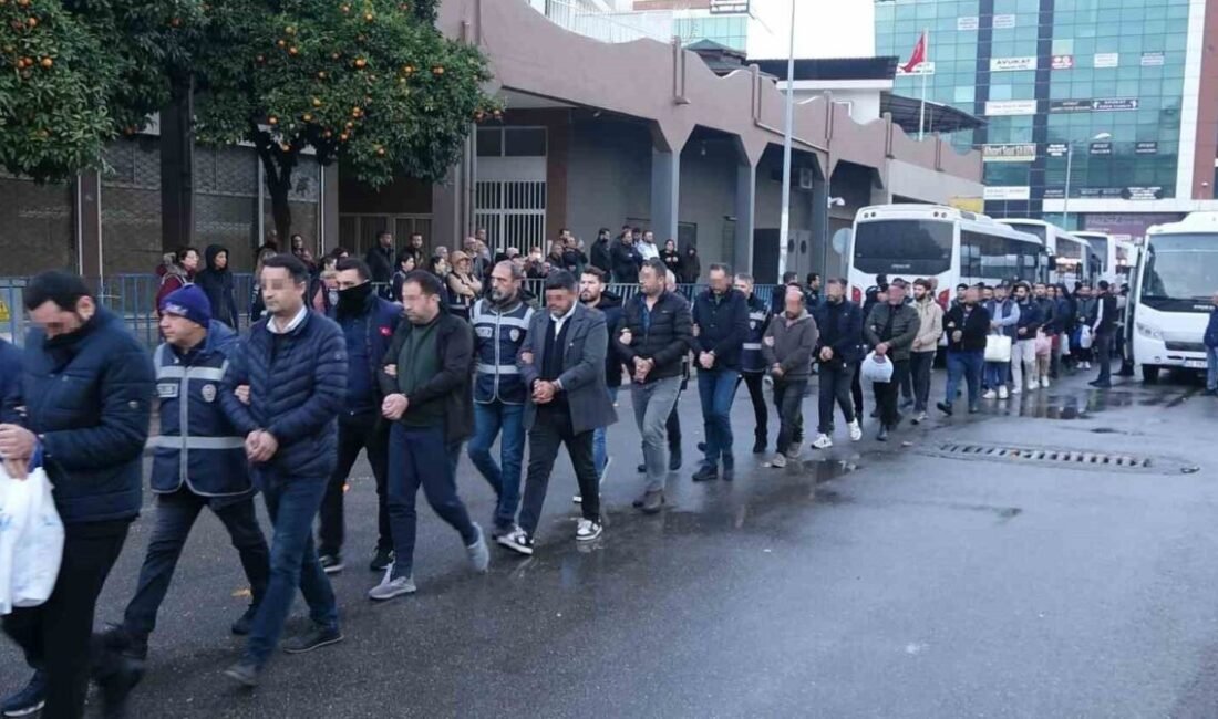 Mersin’de ’zincir’ adı verilen rüşvet operasyonunda gözaltına alınan ve aralarında
