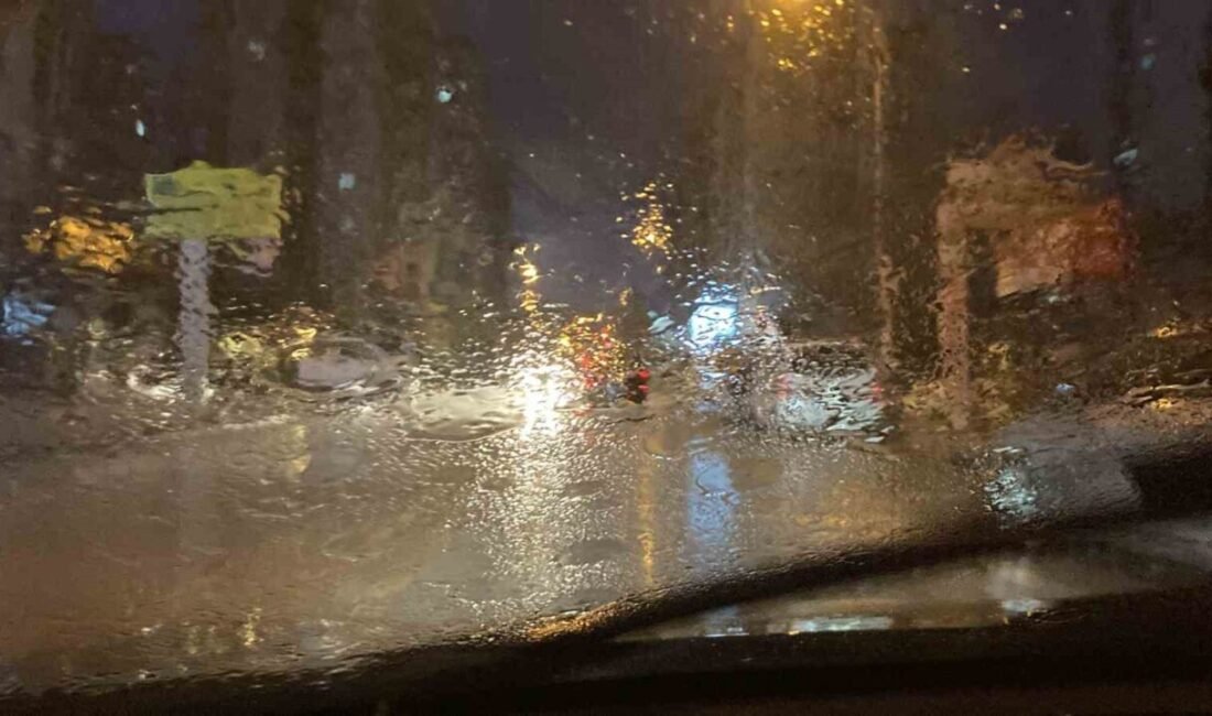 Mersin’de kuvvetli yağışların etkili olduğu ilçelerde metrekareye yaklaşık 90 ile