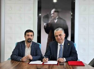 Antalya Muratpaşa Belediye Başkanı Ümit Uysal, belediye kreşlerinde görev yapan