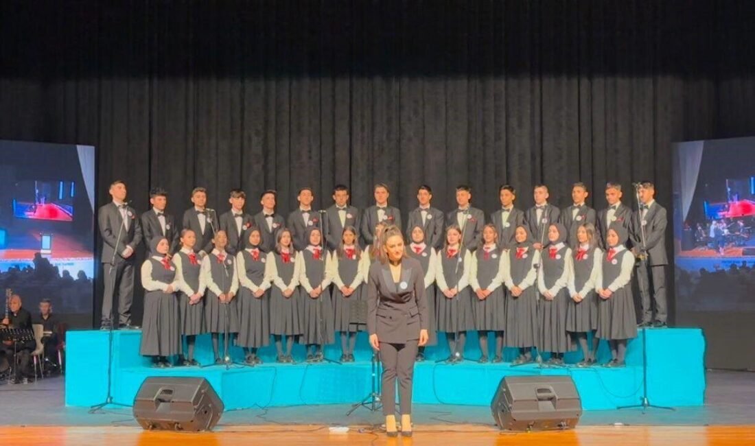 Osmaniye’de Türk ve Suriyeli öğrencilerin oluşturduğu, Osmaniye Türk Halk Müziği