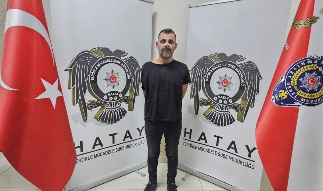 Reyhanlı’da 53 kişinin hayatını kaybettiği saldırıda patlayıcıları Türkiye’ye sokan terörist tutuklandı Hatay’ın Reyhanlı ilçesinde 11 Mayıs 2013’te 53 kişinin hayatını kaybettiği
