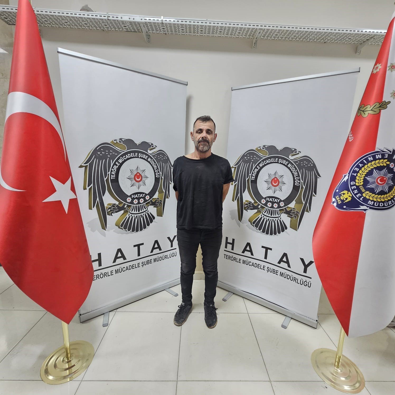 Reyhanlı’da 53 kişinin hayatını kaybettiği taarruzda patlayıcıları Türkiye’ye sokan terörist tutuklandı Hatay’ın Reyhanlı ilçesinde 11 Mayıs 2013’te 53 kişinin hayatını kaybettiği