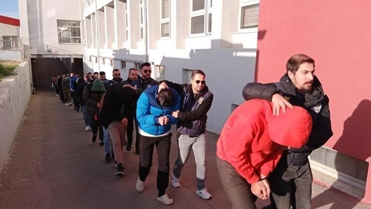 Adana merkezli 4 ilde yurt dışından yasadışı bahis sitesi paneli