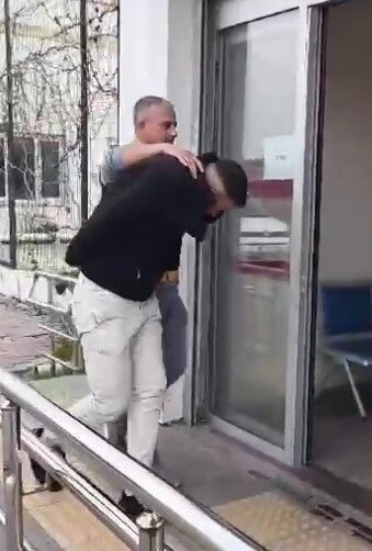 Adana’da 69 yaşındaki bir kişiyi telefonla arayıp kendilerini polis olarak