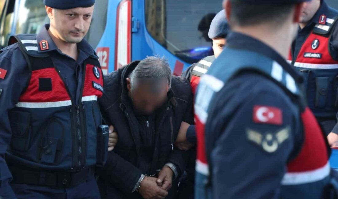 Adana’da uyuşturucu bağımlısı olduğu gerekçesiyle oğlunu öldürüp yol kenarına atarak