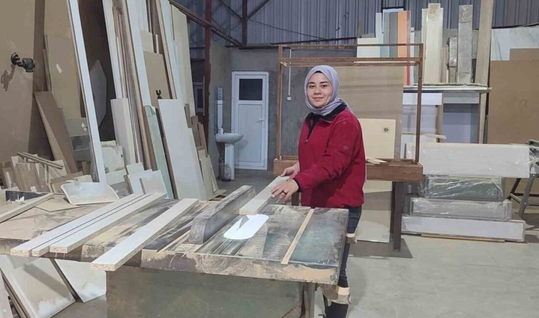 Kahramanmaraş’ta yaşayan 19 yaşındaki Hatice Kübra Topaktaş, babasının yanına yardım