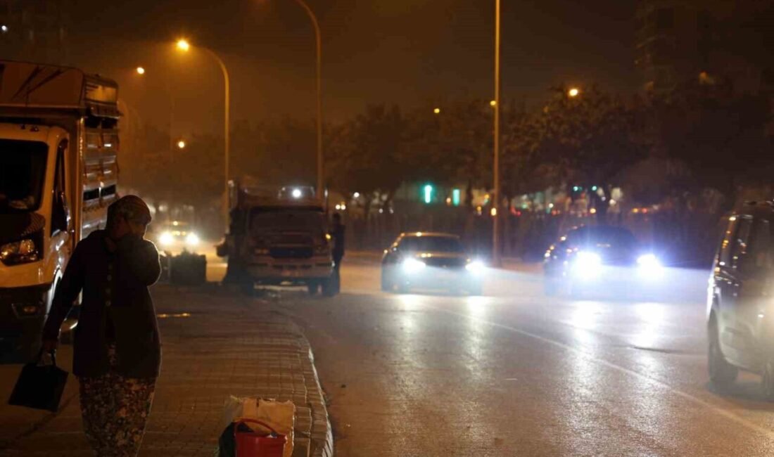 Adana’da akşam saatlerinde sobaların yakılmasıyla birlikte oluşan yoğun duman tabakası
