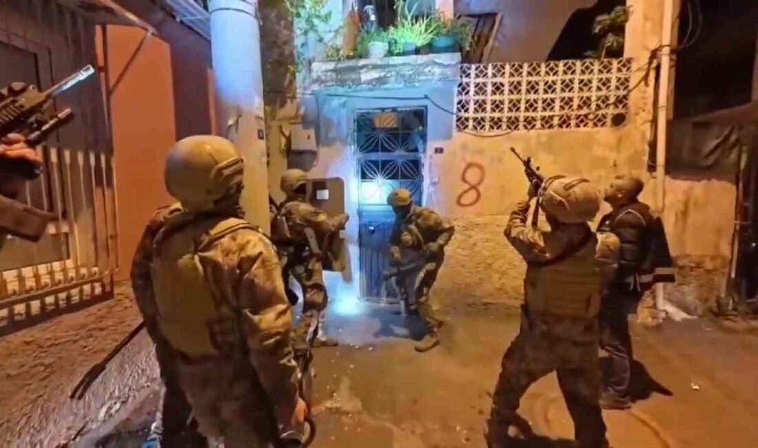 Adana’da silah ticareti yapan kişilere yönelik şafak vakti gerçekleştiren operasyonda