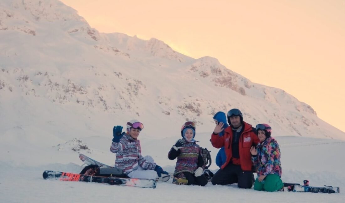 Toros Dağlarının zirvesinde, 2 bin 635 metre rakımlı Davraz Kayak