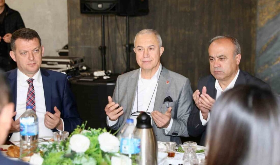 Alanya Belediye Başkanı Osman Tarık Özçelik, “Muhtarlarımızla çok daha iyi