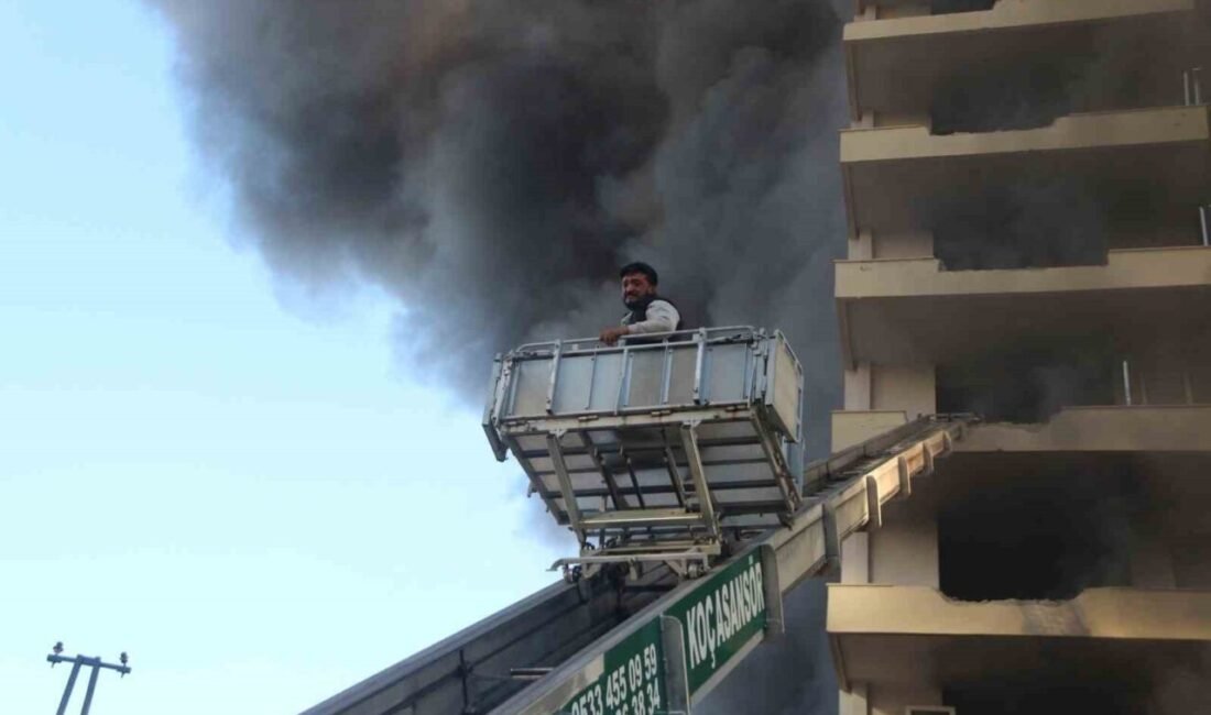 Antalya’nın Alanya ilçesinde 12 katlı binada çıkan yangın, 100’ün üzerinde