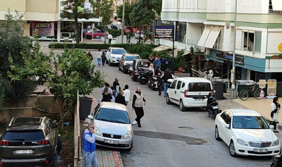 Antalya’nın Alanya ilçesi açıklarında 4,5 büyüklüğüne deprem meydana geldi. Depremde